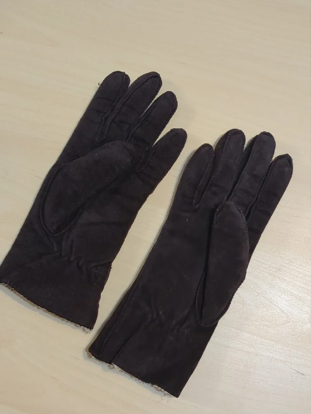 Women's Dark Brown Leather Gloves - Classic Winter Accessory